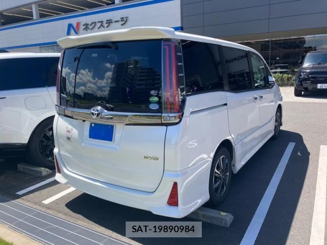 Toyota NOAH 2018-09 8413991-5