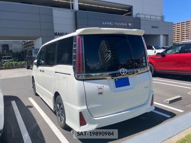 Toyota NOAH 2018-09 8413991-6