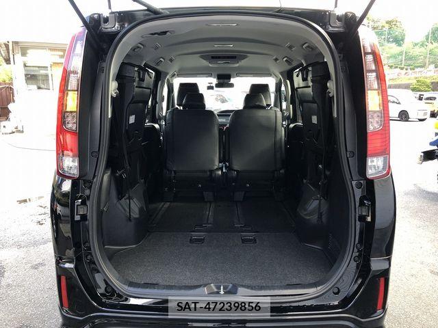 Toyota NOAH 2016-03 8414000-19