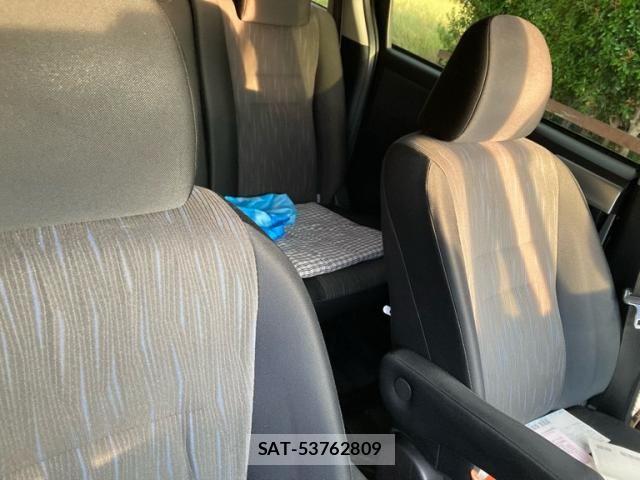 Toyota NOAH 2010-10 8414001-12