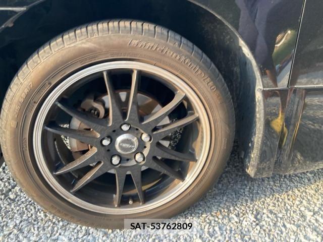Toyota NOAH 2010-10 8414001-5