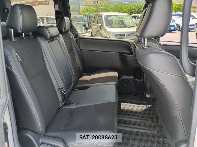 Toyota NOAH 2019-08 8413984-15