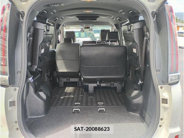 Toyota NOAH 2019-08 8413984-19