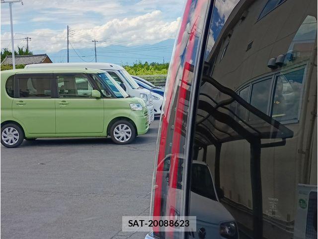 Toyota NOAH 2019-08 8413984-21