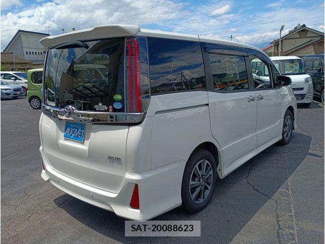 Toyota NOAH 2019-08 8413984-3