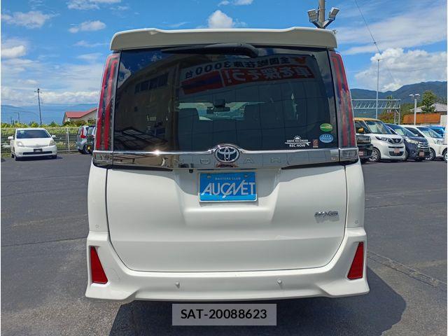 Toyota NOAH 2019-08 8413984-4