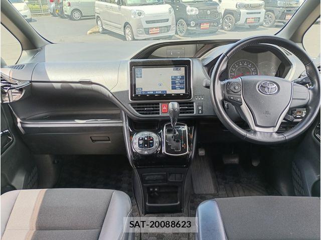 Toyota NOAH 2019-08 8413984-6