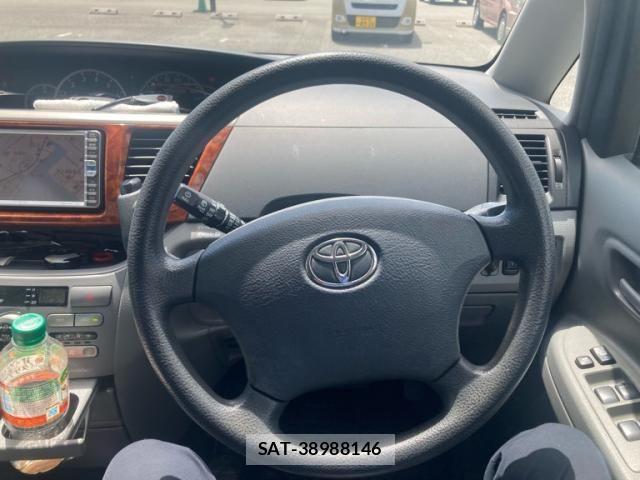 Toyota NOAH 2005-09 8414011-11