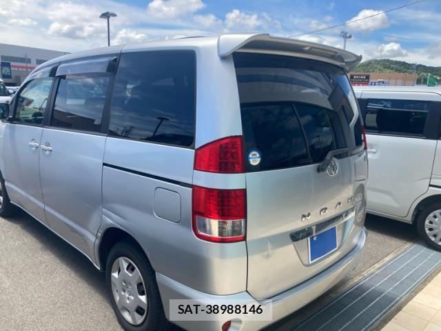 Toyota NOAH 2005-09 8414011-8