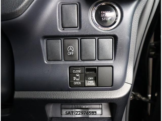 Toyota NOAH 2015-08 8413993-12