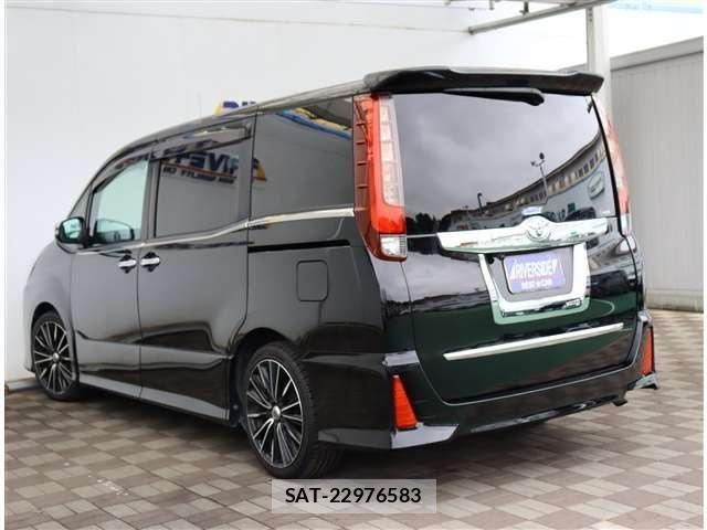 Toyota NOAH 2015-08 8413993-21