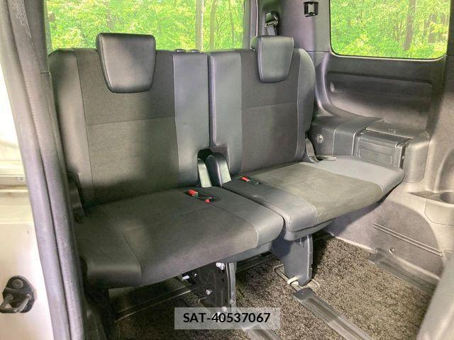 Toyota NOAH 2017-05 8438595-9