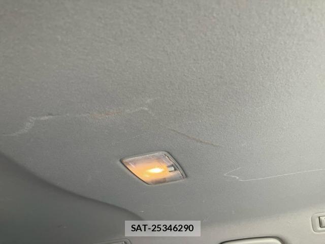 Toyota NOAH 2015-10 8438600-20