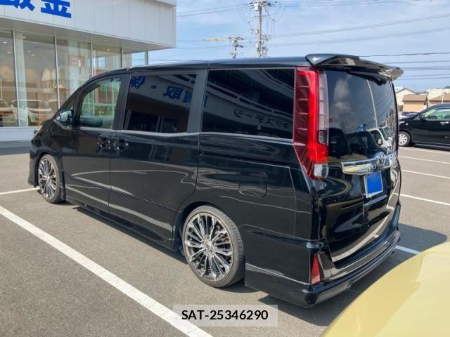 Toyota NOAH 2015-10 8438600-4