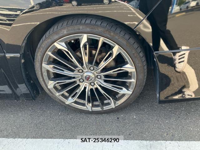 Toyota NOAH 2015-10 8438600-5