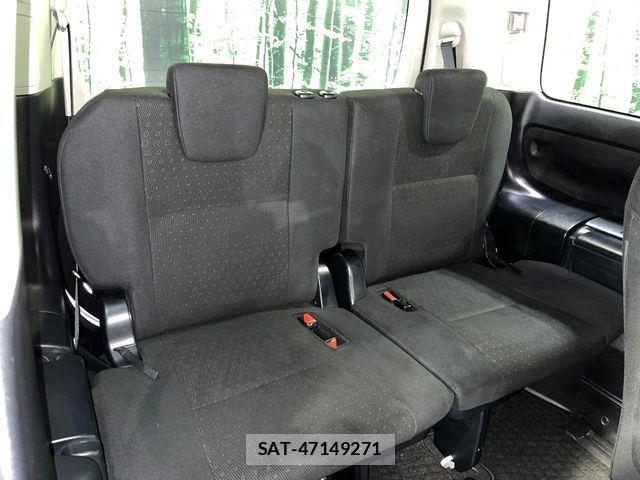 Toyota NOAH 2015-11 8438597-9