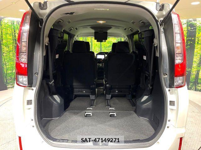 Toyota NOAH 2015-11 8438597-10
