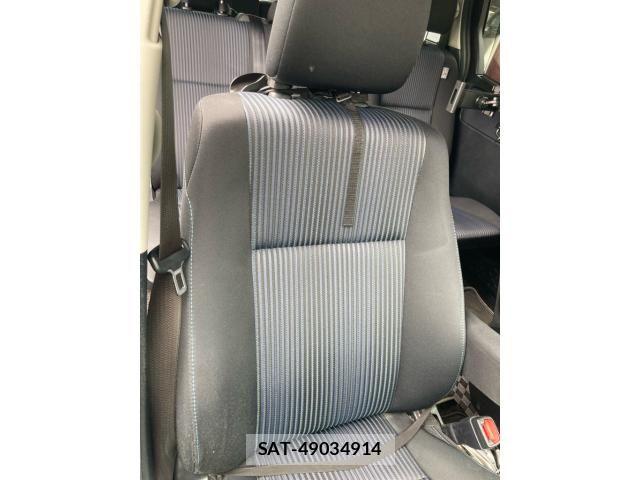 Toyota NOAH 2014-02 8438599-11