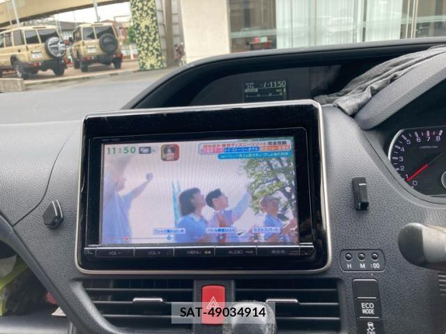 Toyota NOAH 2014-02 8438599-14