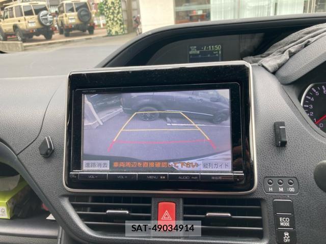 Toyota NOAH 2014-02 8438599-15