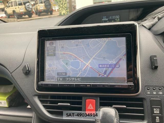 Toyota NOAH 2014-02 8438599-16