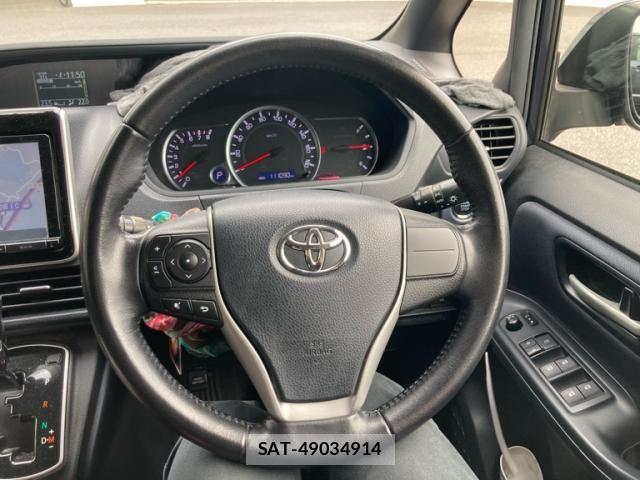 Toyota NOAH 2014-02 8438599-17