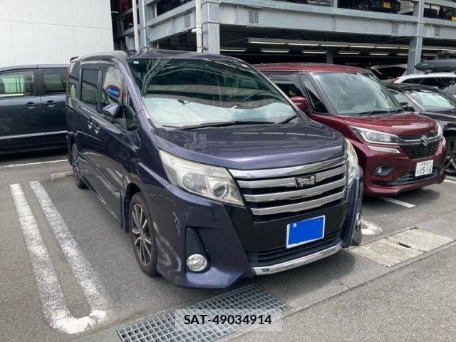 Toyota NOAH 2014-02 8438599-1