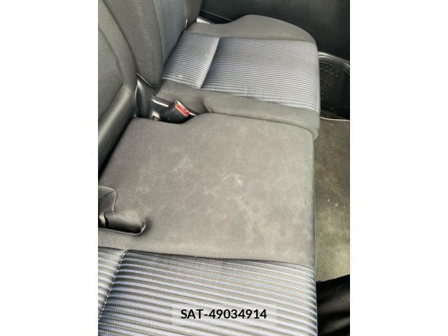 Toyota NOAH 2014-02 8438599-20