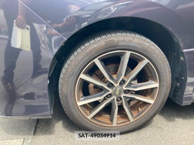 Toyota NOAH 2014-02 8438599-4