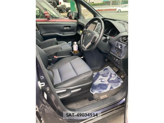 Toyota NOAH 2014-02 8438599-8