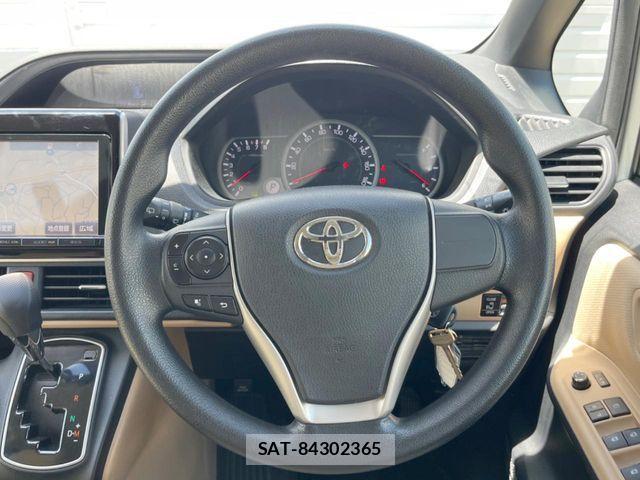Toyota NOAH 2015-09 8438598-12