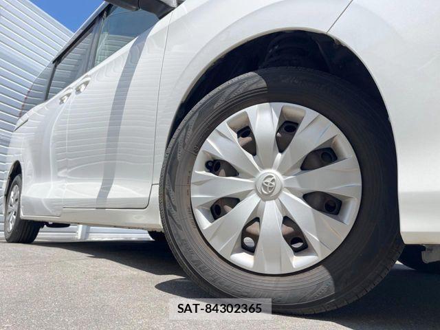 Toyota NOAH 2015-09 8438598-14