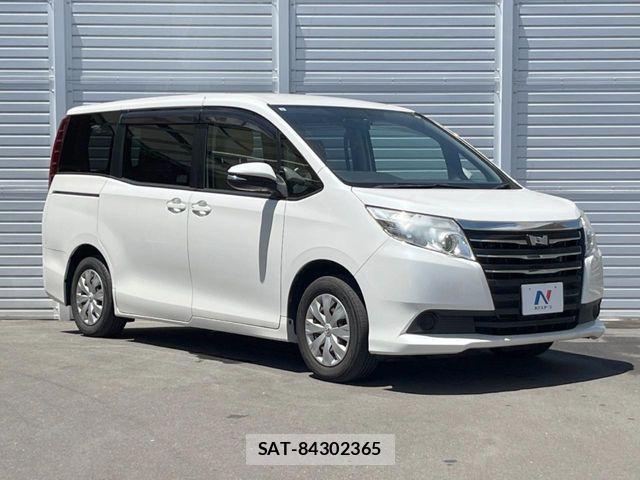 Toyota NOAH 2015-09 8438598-17