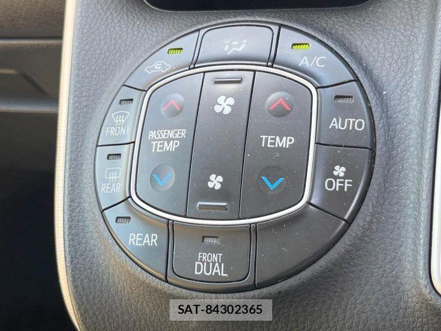 Toyota NOAH 2015-09 8438598-7