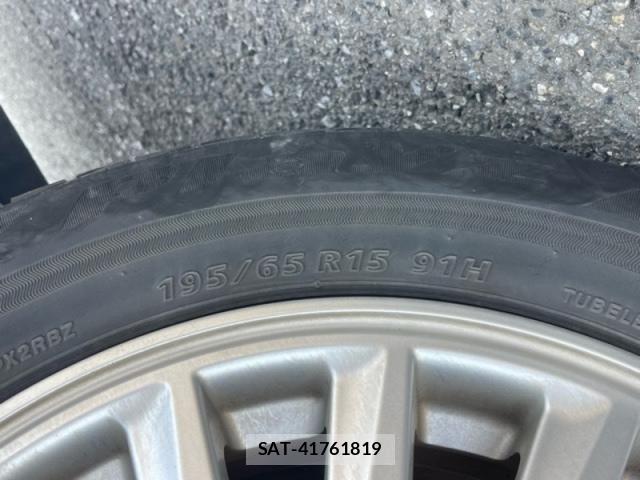 Toyota NOAH 2015-07 8438601-14