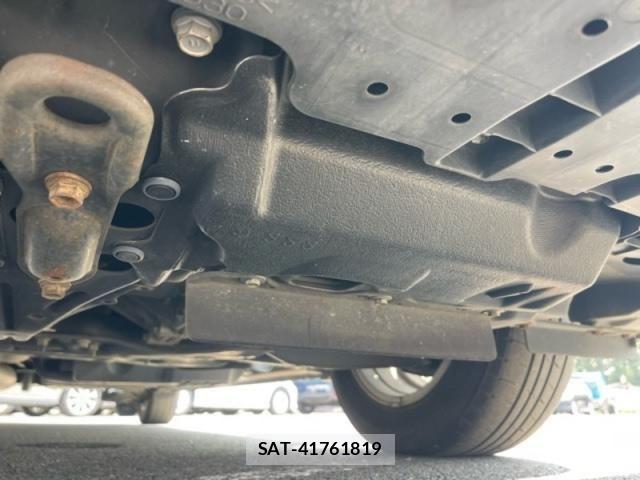 Toyota NOAH 2015-07 8438601-20