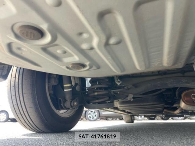 Toyota NOAH 2015-07 8438601-22