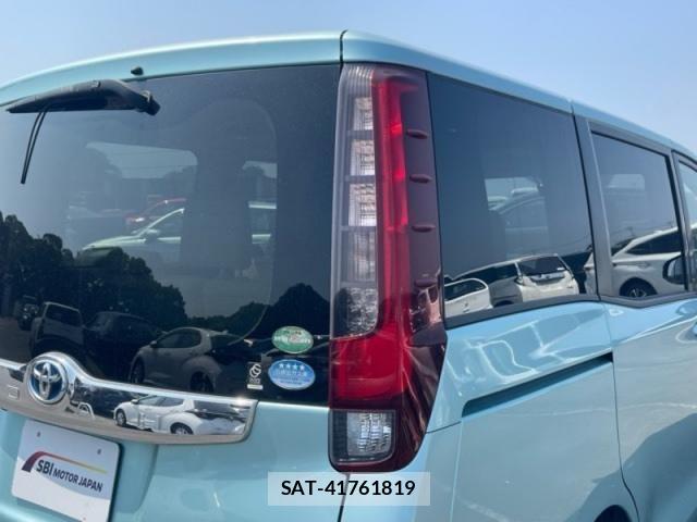 Toyota NOAH 2015-07 8438601-24