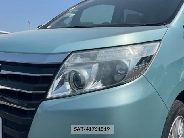 Toyota NOAH 2015-07 8438601-27