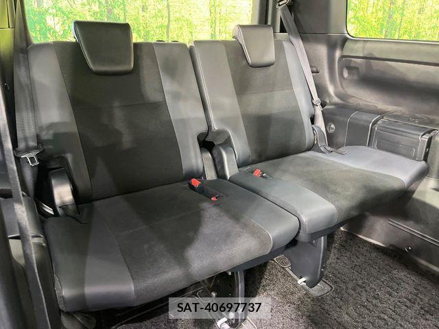 Toyota NOAH 2018-10 8438594-9
