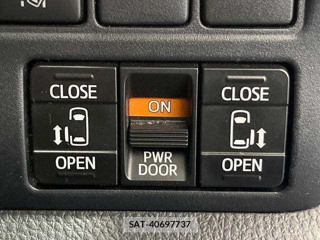 Toyota NOAH 2018-10 8438594-2