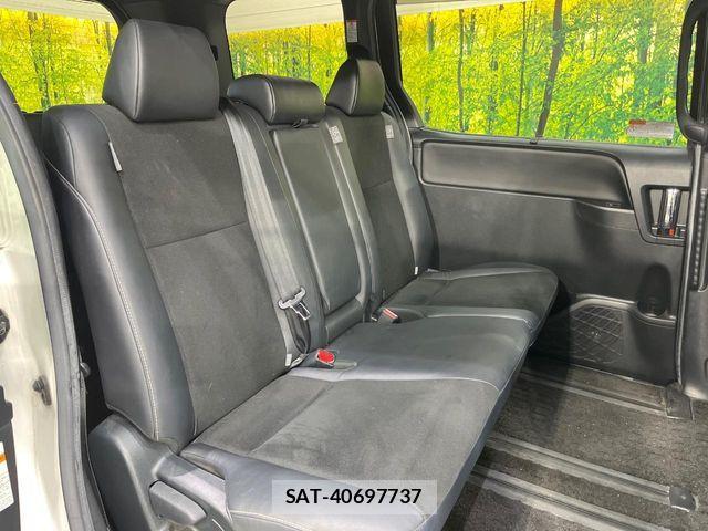 Toyota NOAH 2018-10 8438594-8