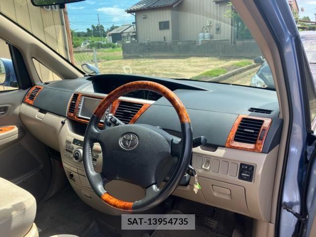 Toyota NOAH 2005-10 8458092-10