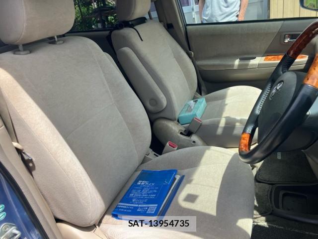 Toyota NOAH 2005-10 8458092-11