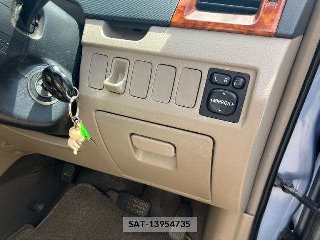 Toyota NOAH 2005-10 8458092-12