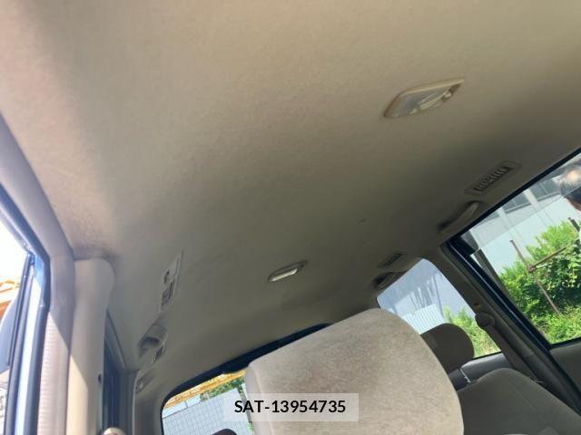 Toyota NOAH 2005-10 8458092-13