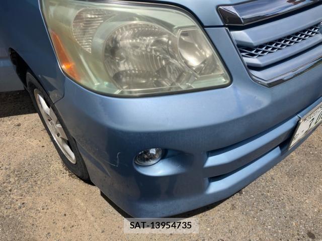 Toyota NOAH 2005-10 8458092-15