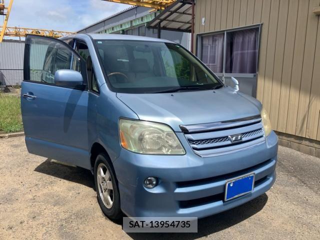 Toyota NOAH 2005-10 8458092-2