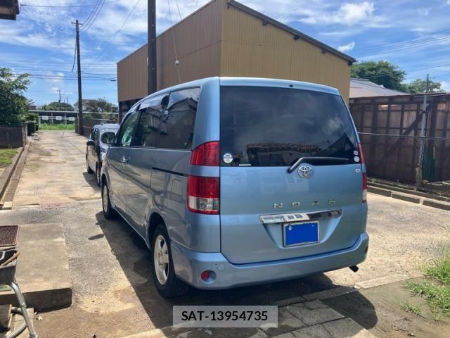 Toyota NOAH 2005-10 8458092-3