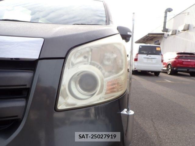 Toyota NOAH 2009-07 8458090-9